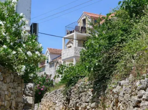 Stone House Nana