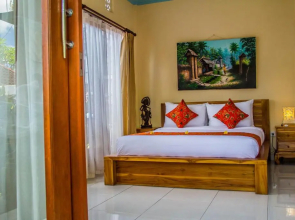 Kubu Loris Residence