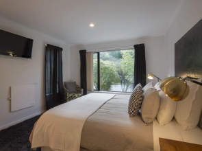 Aspen Grove Villa - Unit a