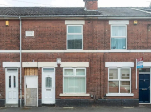 Unique Contractor House & Close to Derby Arena and Hospital & Parking by ComfyWorkers