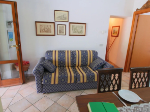 Farmhouse with Spacious Garden in the Maremma Region, Near the Sea