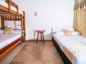 Hotel Familia Casa Blanca