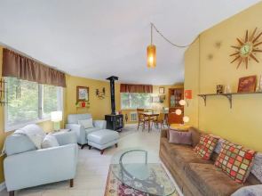 Quaint Vacation Rental w/ Porch in Banner Elk!