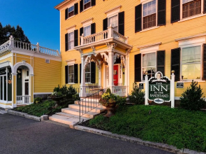 Inn By The Bandstand