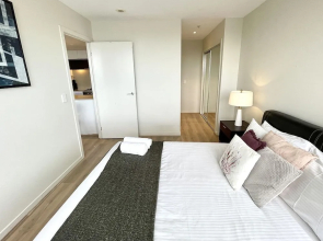 Readyset Apartments Stadium South