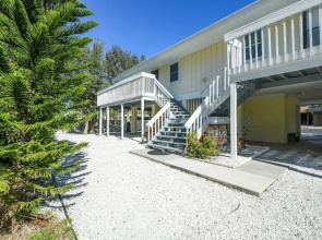 Seashell Chateau by Beachside Management