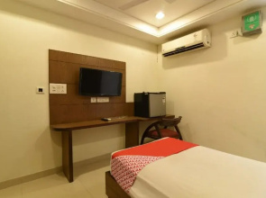 OYO 27830 Hotel Luxury Inn