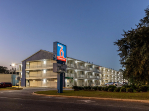 Studio 6 Savannah, GA