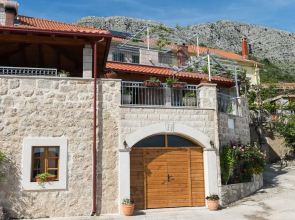 Authentic Villa With Private Pool,hot Tub,covered Terraces,panoramic View, Wi-fi