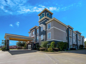 La Quinta Inn & Suites by Wyndham Marshall