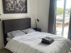 Apartment Sleeps 4 With Free Parking