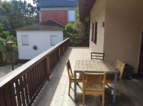 Ferienwohnung mit 123qm für 8 Personen mit sehr großem Garten, einfache Innen-Ausstattung