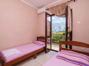 Beautiful Home in Markov Rt With Wifi and 2 Bedrooms