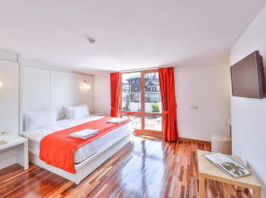 Senatus Hotel - Special Class