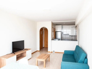 Apartment on the First Line of Samil Beach and With Frontal Views of the sea