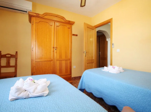 1090 Villa las Flores