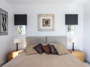 5BR 4BA Villa Romano With Panoramic Sea and Golf Views in Elviria, Marbella