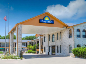 Days Inn by Wyndham San Antonio