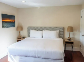 The East Island Reserve Hotel