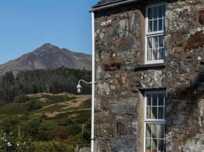 Dinas Cottage