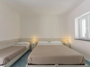 Poseidonia Rooms