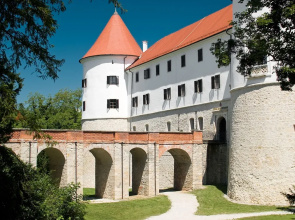 Mokrice Castle Estate