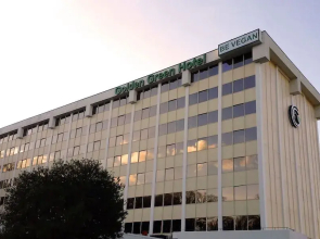 Golden Green Hotel - Charlotte