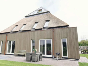 Apartment Near Het Zwanenwater and Beach