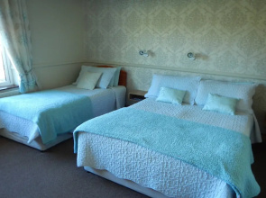 Riverwalk House B&B