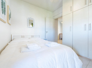 Luxury Home With Jacuzzi and Spectacular Sea Views for 8 Guests