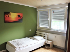 Little Manhatten Apartments II