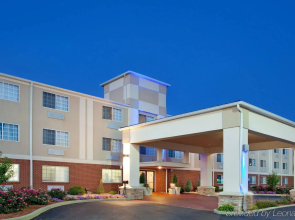 Holiday Inn Express Hotel & Suites Wabash by IHG