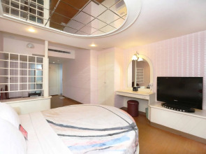 Midi Motel Tainan Branch