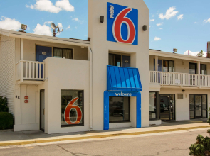 Motel 6 Leominster, MA