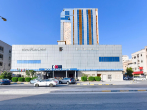 Capital O 125 Moon Plaza Hotel