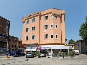 Hotel De La Ville
