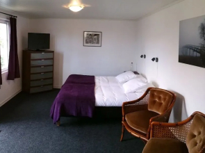 Som Hemma Gardscafe Bed & Breakfast