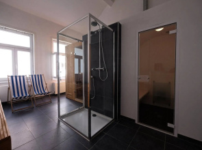 Avenue Beach Hotel