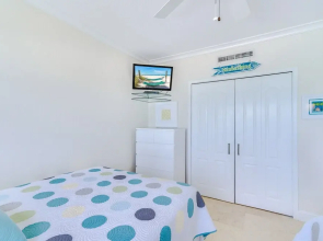 Regatta Beach Club N 913 by Vtrips