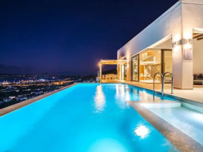 Villa Con Vista- Heated Pool 4 bdr Sleeps 8