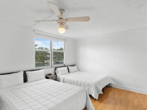 Bay Harbor Sunset Apt 2C