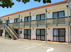 88 Wallace Court Motel
