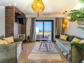 Heliophos Villa Aelia