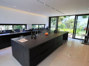 Luxurious Coastal Villa w Pool & Garden