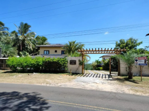 Linda casa 4/4 com piscina na Praia do Forte.
