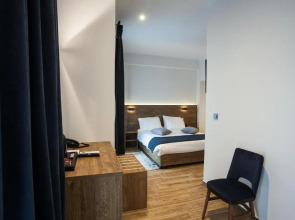 Trikala River House