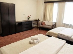 Отель Four Brothers