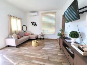Suite 3 with private pool, tub and king size bed