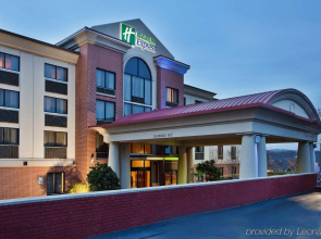 Holiday Inn Express & Suites Greenville - Downtown by IHG