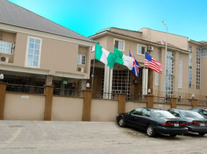 De Castle Luxury Home